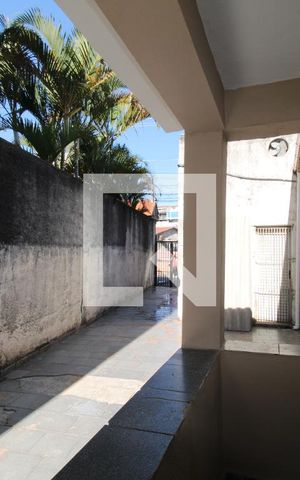 Casa para alugar com 185m², 2 quartos e sem vagaQuintal