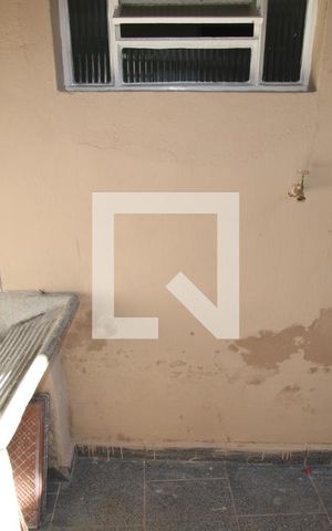Casa para alugar com 185m², 2 quartos e sem vagaÁrea de Serviço