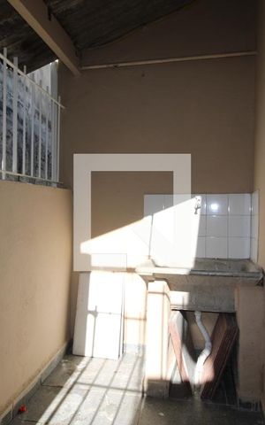Casa para alugar com 185m², 2 quartos e sem vagaÁrea de Serviço