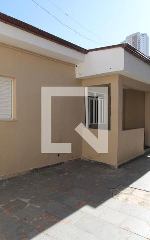 Casa para alugar com 185m², 2 quartos e sem vagaFachada interna