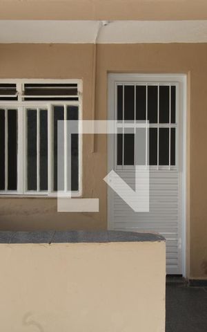 Casa para alugar com 185m², 2 quartos e sem vagaFachada interna