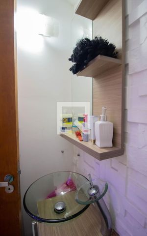 Casa à venda com 83m², 2 quartos e 2 vagas Casa à venda com 83m², 2 quartos e 2 vagasLavabo