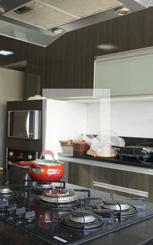 Casa de condomínio à venda com 563m², 6 quartos e 4 vagasCozinha