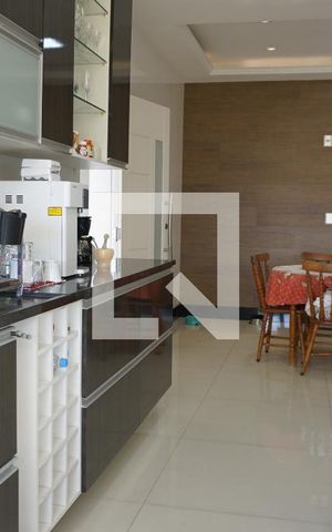 Casa de condomínio à venda com 563m², 6 quartos e 4 vagasCozinha