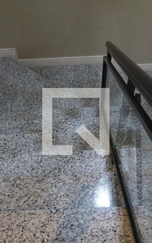 Casa de condomínio à venda com 563m², 6 quartos e 4 vagasEscada Segundo andar