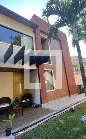 Casa de condomínio à venda com 563m², 6 quartos e 4 vagas Casa de condomínio à venda com 563m², 6 quartos e 4 vagasfachada Casa