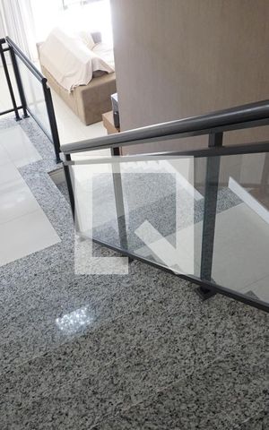 Casa de condomínio à venda com 563m², 6 quartos e 4 vagasEscada Primeiro Pavimento