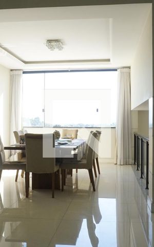 Casa de condomínio à venda com 563m², 6 quartos e 4 vagasSala 2