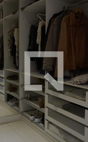 Casa de condomínio à venda com 563m², 6 quartos e 4 vagasCloset - Suite 2