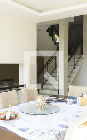 Casa de condomínio à venda com 563m², 6 quartos e 4 vagasSala 2