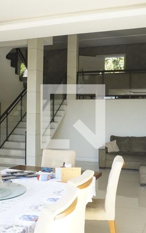 Casa de condomínio à venda com 563m², 6 quartos e 4 vagasSala 2