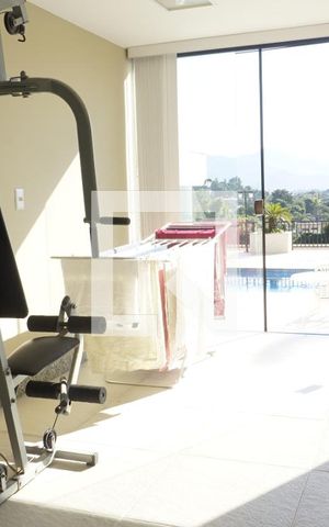Casa de condomínio à venda com 563m², 6 quartos e 4 vagasAcademia