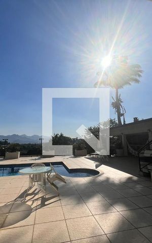 Casa de condomínio à venda com 563m², 6 quartos e 4 vagas Casa de condomínio à venda com 563m², 6 quartos e 4 vagasPiscina e area de lazer