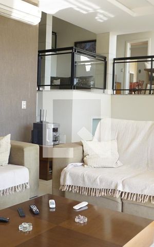 Casa de condomínio à venda com 563m², 6 quartos e 4 vagasSala de TV