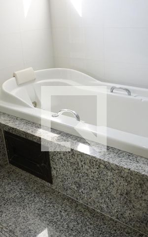 Casa de condomínio à venda com 563m², 6 quartos e 4 vagasBanheiro - Suite 5