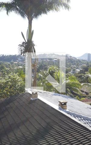 Casa de condomínio à venda com 563m², 6 quartos e 4 vagasVista Varanda Suite 2