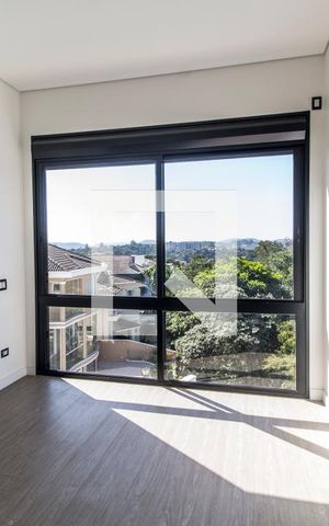Casa de condomínio à venda com 540m², 4 quartos e 4 vagas Casa de condomínio à venda com 540m², 4 quartos e 4 vagasSuíte 3