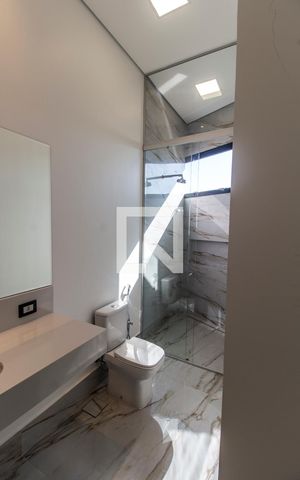 Casa de condomínio à venda com 540m², 4 quartos e 4 vagas Casa de condomínio à venda com 540m², 4 quartos e 4 vagasBanheiro da Suíte 3