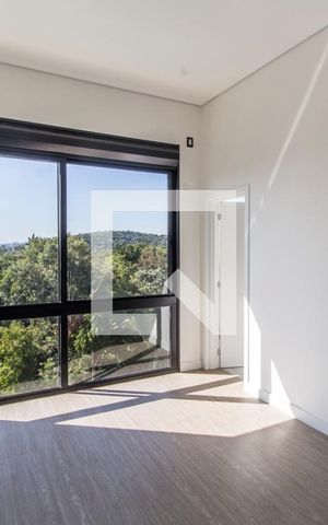 Casa de condomínio à venda com 540m², 4 quartos e 4 vagas Casa de condomínio à venda com 540m², 4 quartos e 4 vagasSuíte 2