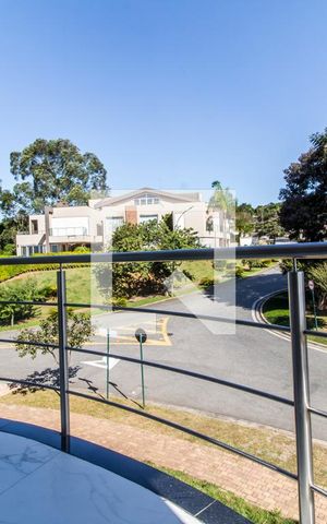 Casa de condomínio à venda com 540m², 4 quartos e 4 vagas Casa de condomínio à venda com 540m², 4 quartos e 4 vagasVaranda Suíte 4