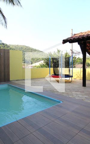 Casa de condomínio à venda com 320m², 5 quartos e 2 vagasÁrea Externa Piscina
