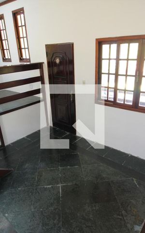 Casa de condomínio à venda com 320m², 5 quartos e 2 vagasSala