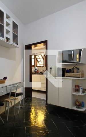 Casa de condomínio à venda com 320m², 5 quartos e 2 vagasCozinha