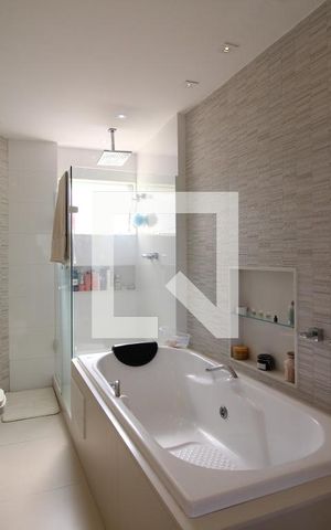 Casa de condomínio à venda com 320m², 5 quartos e 2 vagasQuarto 4 Banheiro da Suíte Principal