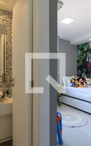 Casa de condomínio à venda com 320m², 5 quartos e 2 vagas Casa de condomínio à venda com 320m², 5 quartos e 2 vagasQuarto 3 Suíte