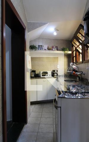Casa de condomínio à venda com 320m², 5 quartos e 2 vagasCozinha