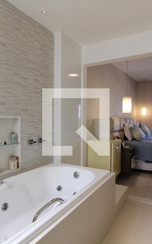 Casa de condomínio à venda com 320m², 5 quartos e 2 vagasQuarto 4 Banheiro da Suíte Principal