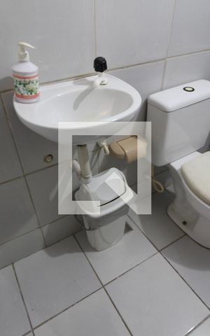 Casa de condomínio à venda com 320m², 5 quartos e 2 vagasBanheiro de Serviço
