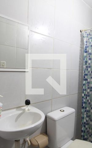 Casa de condomínio à venda com 320m², 5 quartos e 2 vagasBanheiro de Serviço
