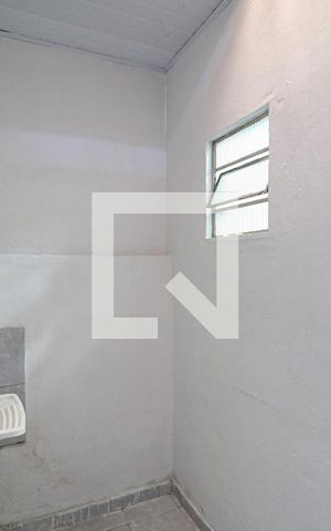 Casa para alugar com 30m², 1 quarto e sem vaga Casa para alugar com 30m², 1 quarto e sem vagaÁrea de Serviço