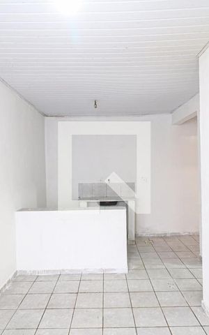 Casa para alugar com 30m², 1 quarto e sem vaga Casa para alugar com 30m², 1 quarto e sem vagaSala