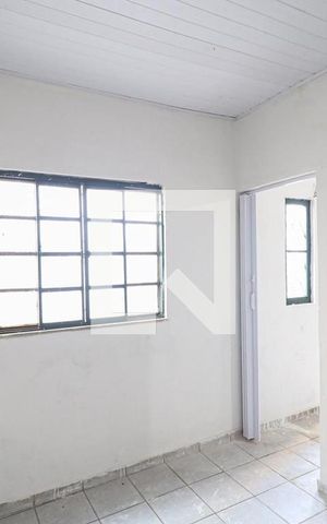 Casa para alugar com 30m², 1 quarto e sem vaga Casa para alugar com 30m², 1 quarto e sem vagaQuarto