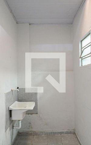 Casa para alugar com 30m², 1 quarto e sem vaga Casa para alugar com 30m², 1 quarto e sem vagaÁrea de Serviço