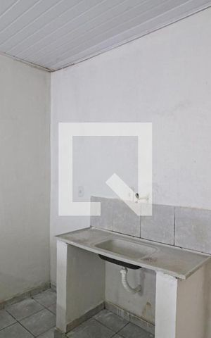 Casa para alugar com 30m², 1 quarto e sem vaga Casa para alugar com 30m², 1 quarto e sem vagaCozinha