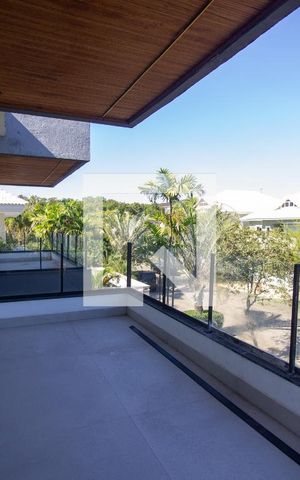 Casa à venda com 860m², 6 quartos e 4 vagas Casa à venda com 860m², 6 quartos e 4 vagasSacada da Suíte 2