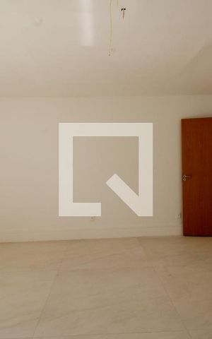 Casa à venda com 860m², 6 quartos e 4 vagas Casa à venda com 860m², 6 quartos e 4 vagasSuíte 5