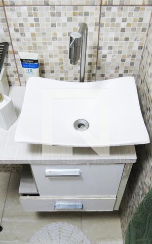 Apartamento à venda com 57m², 2 quartos e 1 vagaBanheiro - Pia e Gabinete