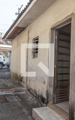 Casa à venda com 94m², 2 quartos e 3 vagas Casa à venda com 94m², 2 quartos e 3 vagasEntrada