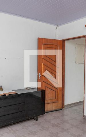 Casa à venda com 94m², 2 quartos e 3 vagas Casa à venda com 94m², 2 quartos e 3 vagasSala