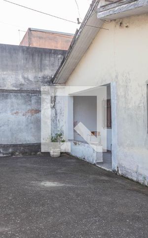 Casa à venda com 94m², 2 quartos e 3 vagas Casa à venda com 94m², 2 quartos e 3 vagasGaragem