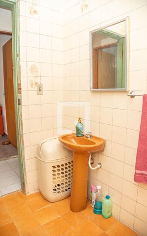 Casa à venda com 94m², 2 quartos e 3 vagas Casa à venda com 94m², 2 quartos e 3 vagasBanheiro 1