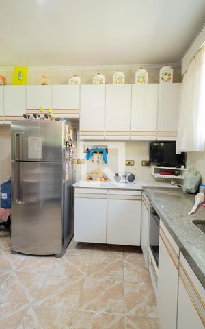 Casa à venda com 375m², 5 quartos e 5 vagas Casa à venda com 375m², 5 quartos e 5 vagasCozinha