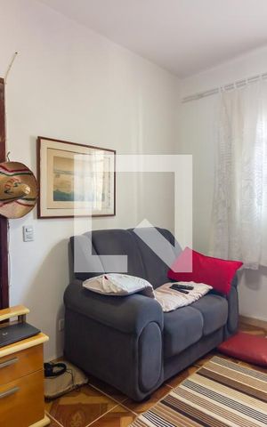 Casa à venda com 1m², 4 quartos e 1 vaga Casa à venda com 1m², 4 quartos e 1 vagaSala
