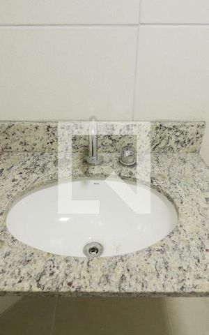 Casa de condomínio para alugar com 40m², 1 quarto e sem vagaBanheiro