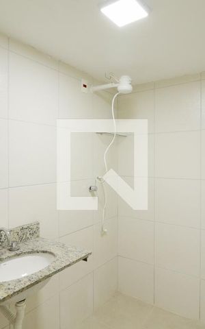 Casa de condomínio para alugar com 40m², 1 quarto e sem vagaBanheiro