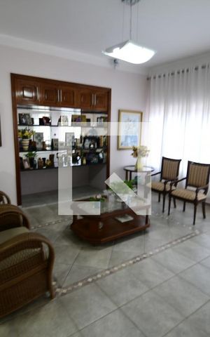 Casa à venda com 250m², 5 quartos e 2 vagasSala 1 